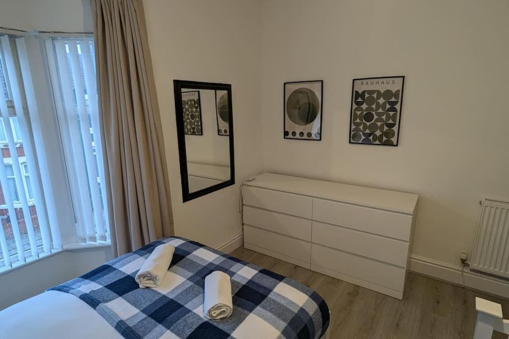 Anfield Haven For 6 Apartment