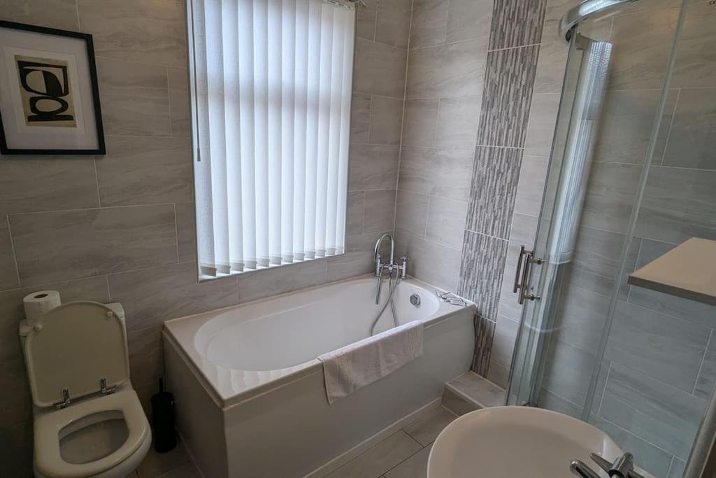 Anfield Haven For 6 Apartment *